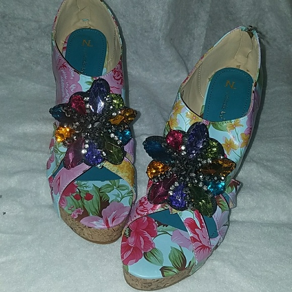 🌺DAMAGED❗️❗️ SELLING AS IS❗️ NICOLE LEE BLING FLORAL WEDGES🌺 - Picture 8 of 8